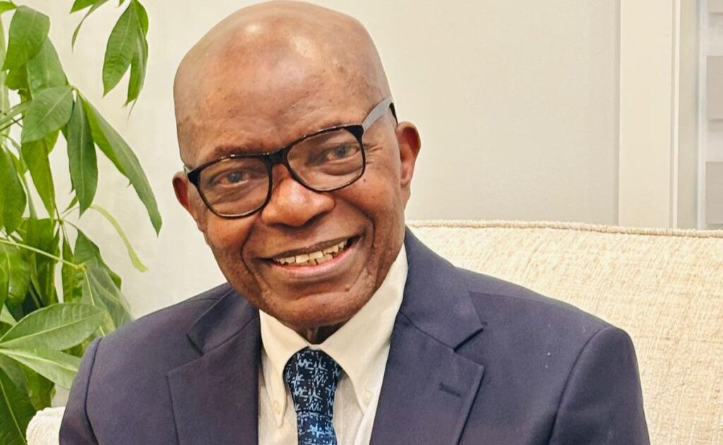 IsralMutombo11's tweet photo. Quel rôle doivent jouer les confessions religieuses dans l’hypothèse où l’Angola assumerait la médiation ? Le professeur Michel Bongongo, répondant à https://t.co/tDp2EffEBw, propose cependant l’intégration de la CENCO et de l'ECC au sein du bureau d’organisation du dialogue. Cette structure pourrait, selon lui, réunir des représentants des confessions religieuses, de la majorité présidentielle, de l’opposition radicale, de l’opposition pro-pouvoir, de l’opposition républicaine, de la société civile, ainsi que des experts indépendants.