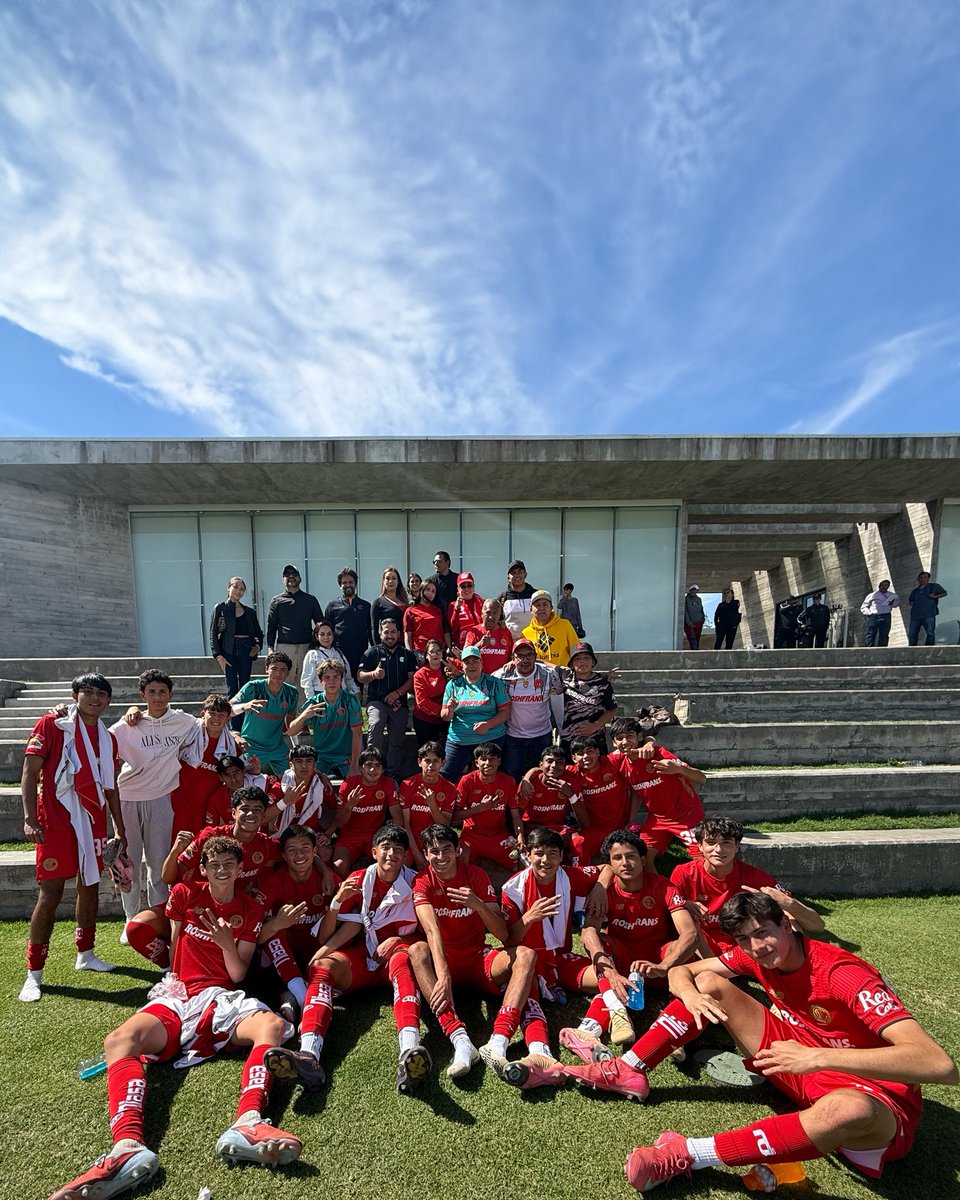 tolucafc_fb's tweet photo. #Sub15 

Festejando la victoria en familia. 😈🫶 https://t.co/A6PfBQcsOv