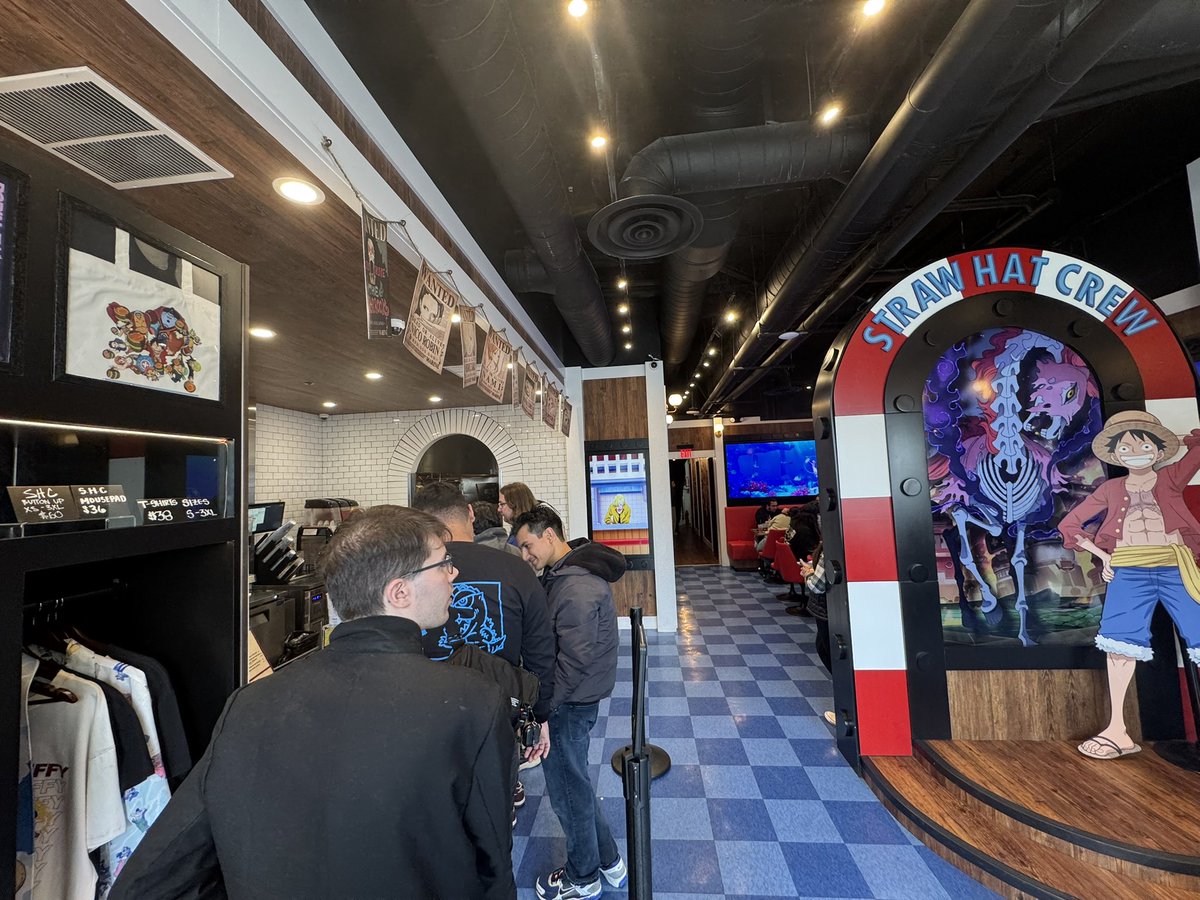 Prodigy487's tweet image. One Piece cafe before the Persona concert!