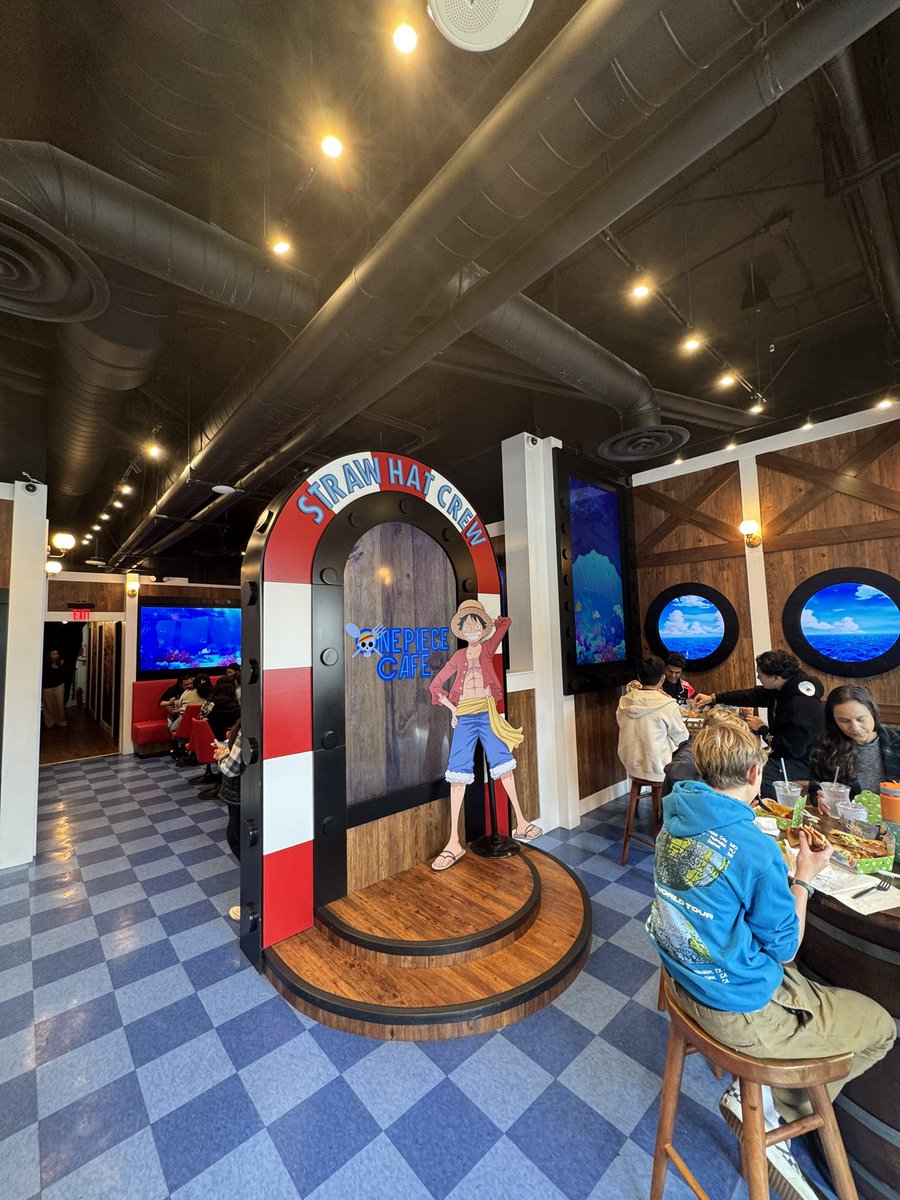 Prodigy487's tweet image. One Piece cafe before the Persona concert!