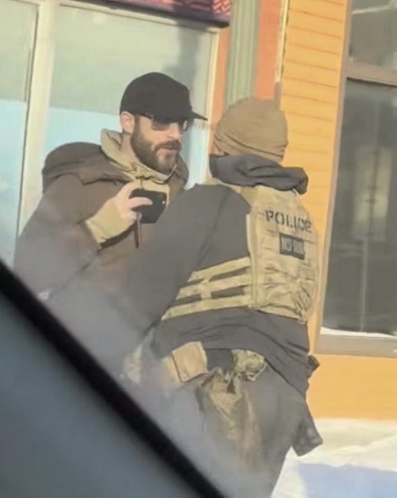 PopBase's tweet image. The man killed by a federal officer in Minneapolis today was an ICU nurse named Alex Pretti, his parents say. 

(apnews.com/live/minneapol…)