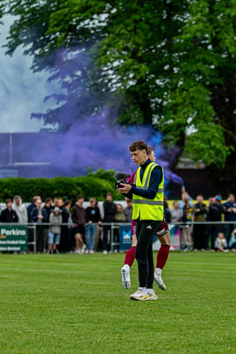 FilmedByHaz tweet media