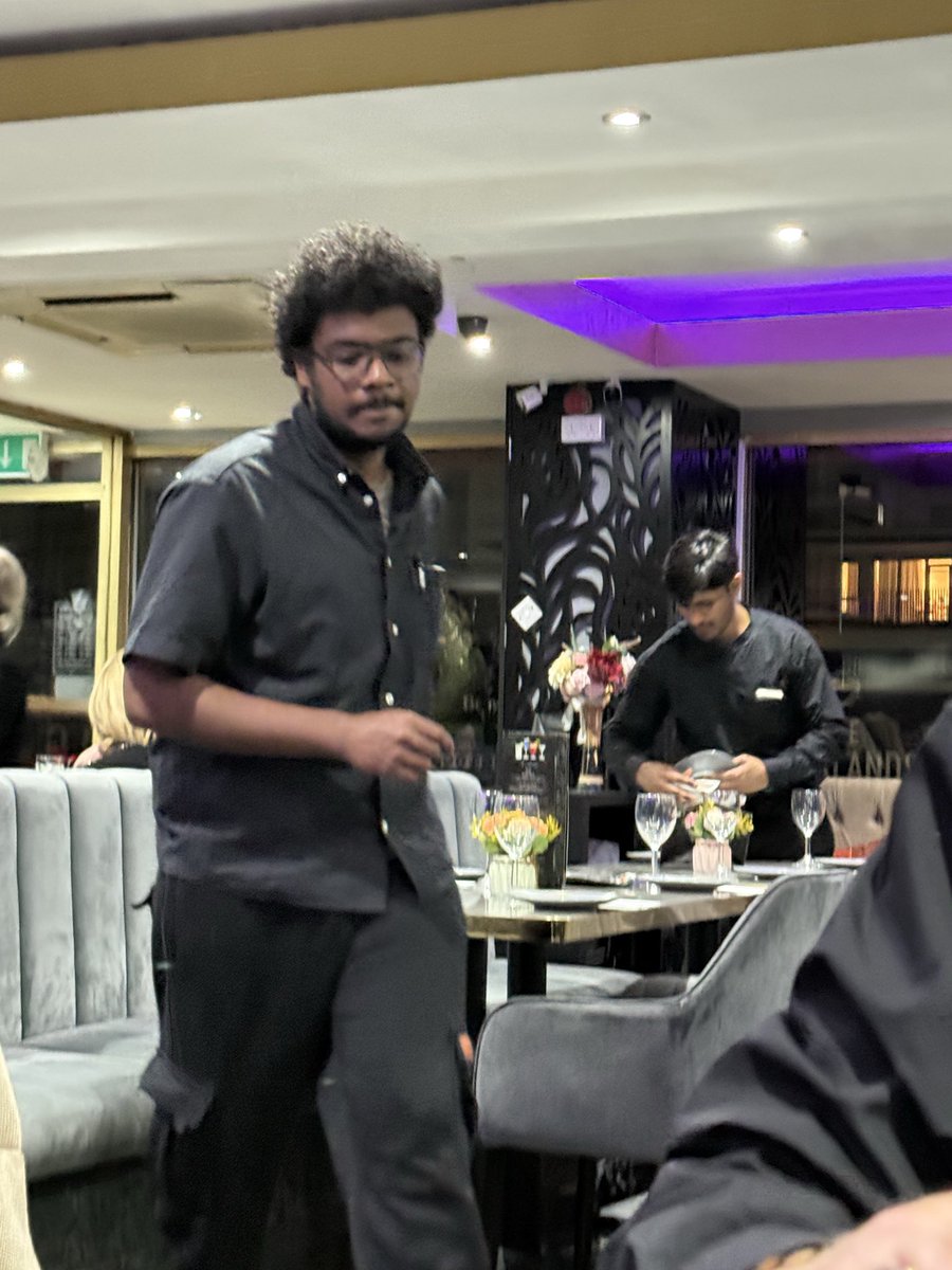 AlexandraC76590's tweet photo. @RomeshRang Romesh - I have found your love child - working in a curry house in Dartford 😂❤️ https://t.co/3UJHYmh9TU
