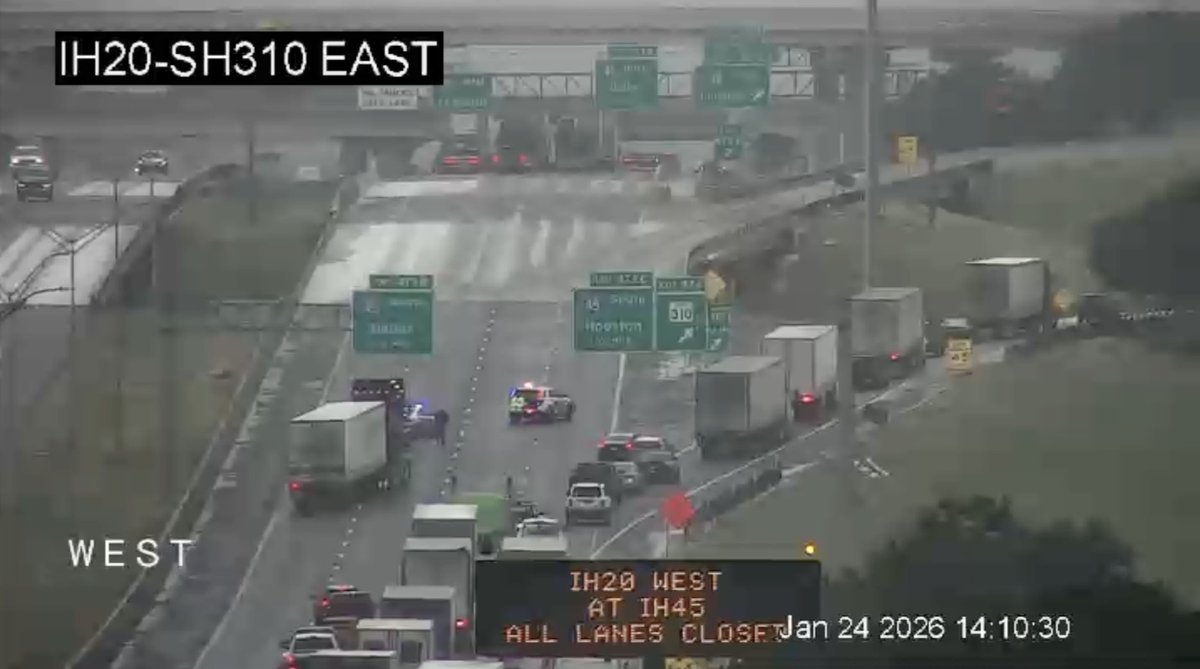 DFWscanner's tweet image. Traffic Alert (Dallas) Dallas County Sheriff's deputies have closed all westbound lanes of I20 near I45 due to a major accident, reportedly involving a fire truck. Major delays.