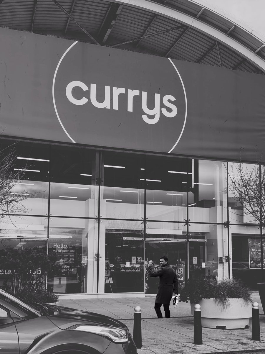 Currys tweet media
