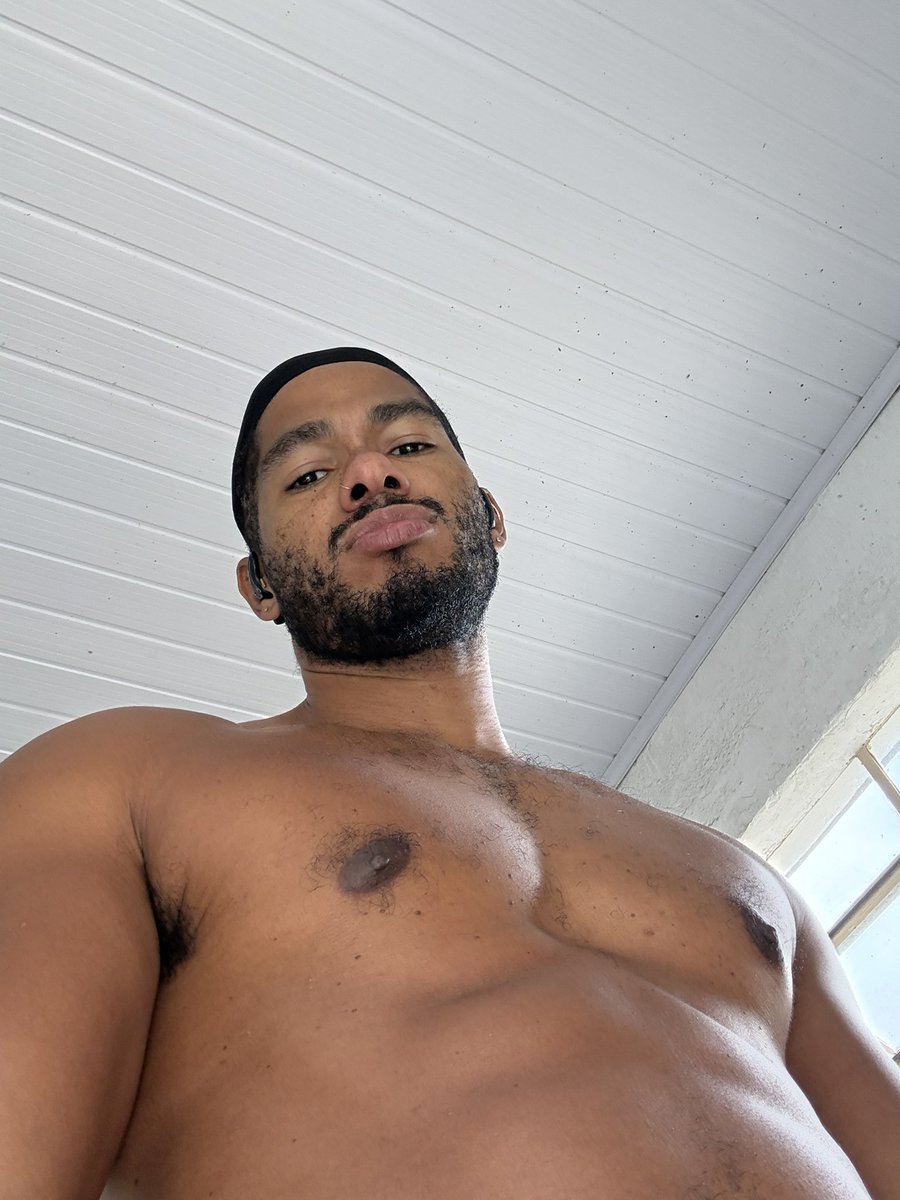 sedizahlex's tweet photo. troquei de celular, precisei mostrar essa teta. 👅✨ https://t.co/XZDfGeHm8c