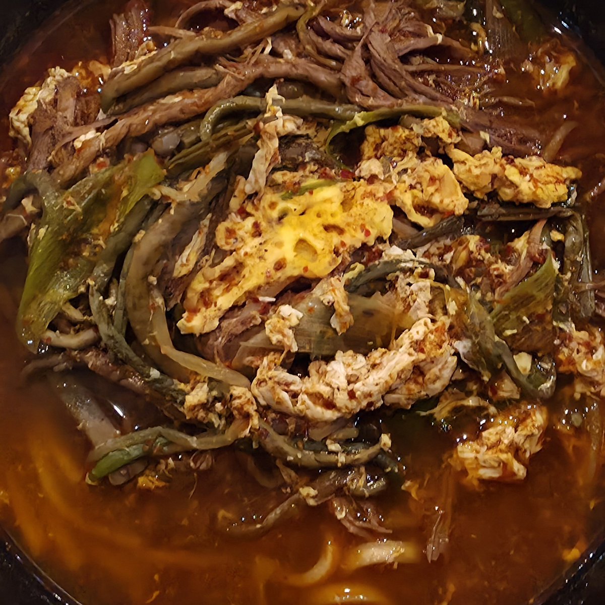 offmutee's tweet image. 육개장 칼국수로 해장완 🍜