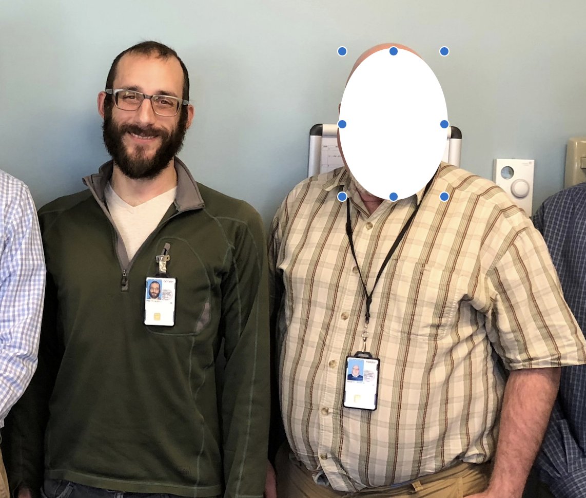 EdKrassen's tweet image. Rest in Peace Alex Pretti.
37-year-old Nurse.
Killed in cold blood by Trump's ICE.
For legally carrying a gun and filming with his phone.
He was not armed when he was shot and killed.
He was not a danger. He was merely recording their actions, and helping a woman who was…