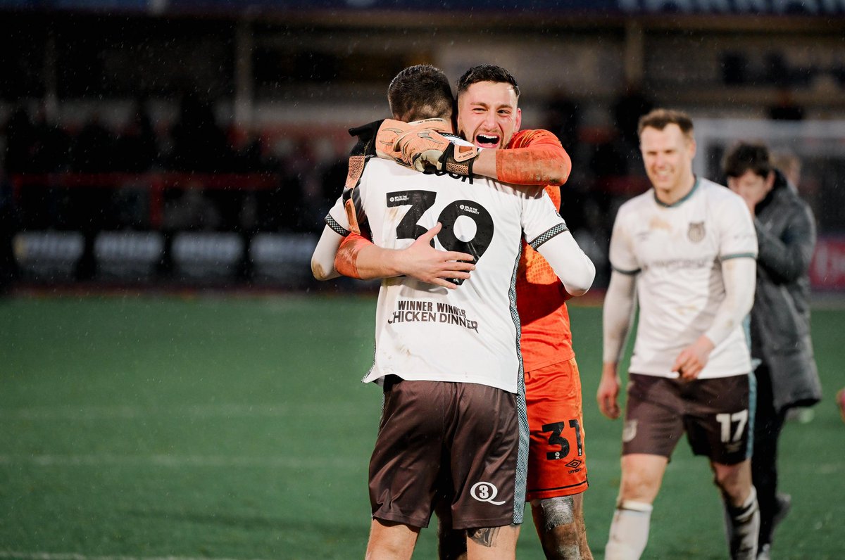 jackson141001's tweet image. 5 cleanos straight in the league 🧤🫣
Fans were brilliant as always, love being a part of this team ❤️

@officialgtfc ⚫️⚪️
