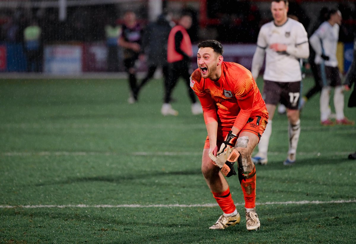 jackson141001's tweet image. 5 cleanos straight in the league 🧤🫣
Fans were brilliant as always, love being a part of this team ❤️

@officialgtfc ⚫️⚪️