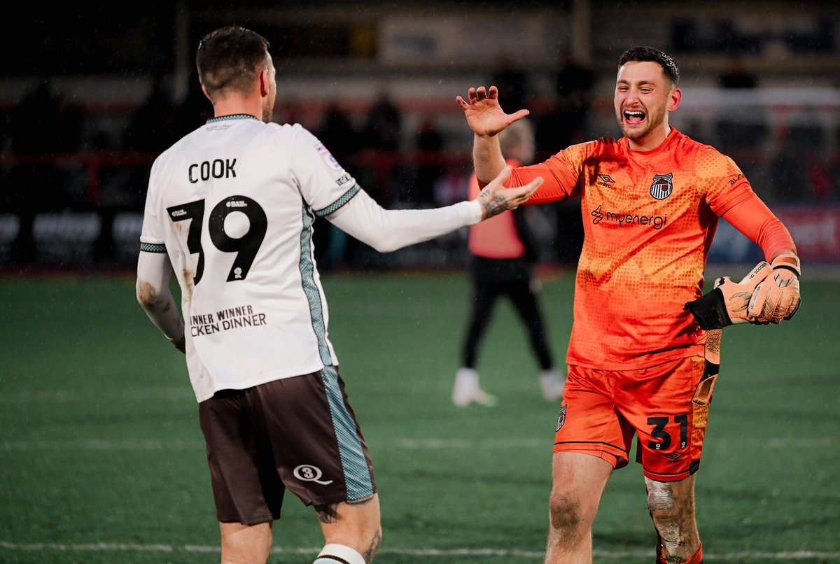 jackson141001's tweet image. 5 cleanos straight in the league 🧤🫣
Fans were brilliant as always, love being a part of this team ❤️

@officialgtfc ⚫️⚪️