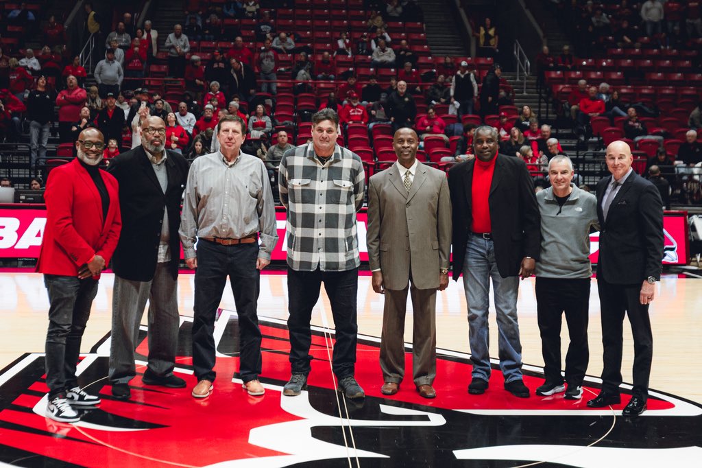 BallStateMBB's tweet photo. Legends. 🙌 https://t.co/ozq43jMSCr