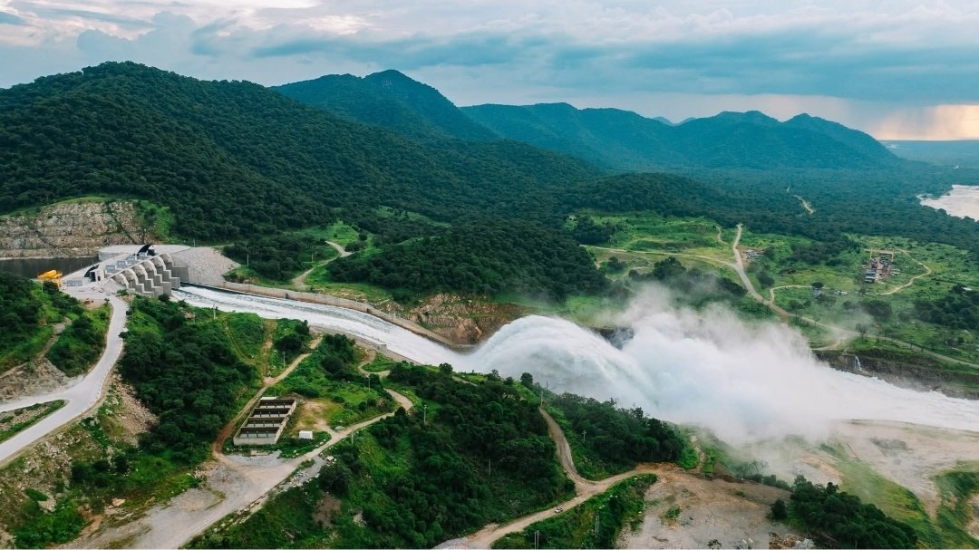 BezaworkH57230's tweet photo. GERD’s impact is largely positive:
It smooths seasonal floods, improving water management—especially benefiting Sudan.
FACT: ~85% of Nile water originates in Ethiopia; 0% originates in Egypt.
#SharedWaters #AfricanDevelopmen 
#PMOEthiopia #Ethiopia #MFA https://t.co/KSjL6Odjkg