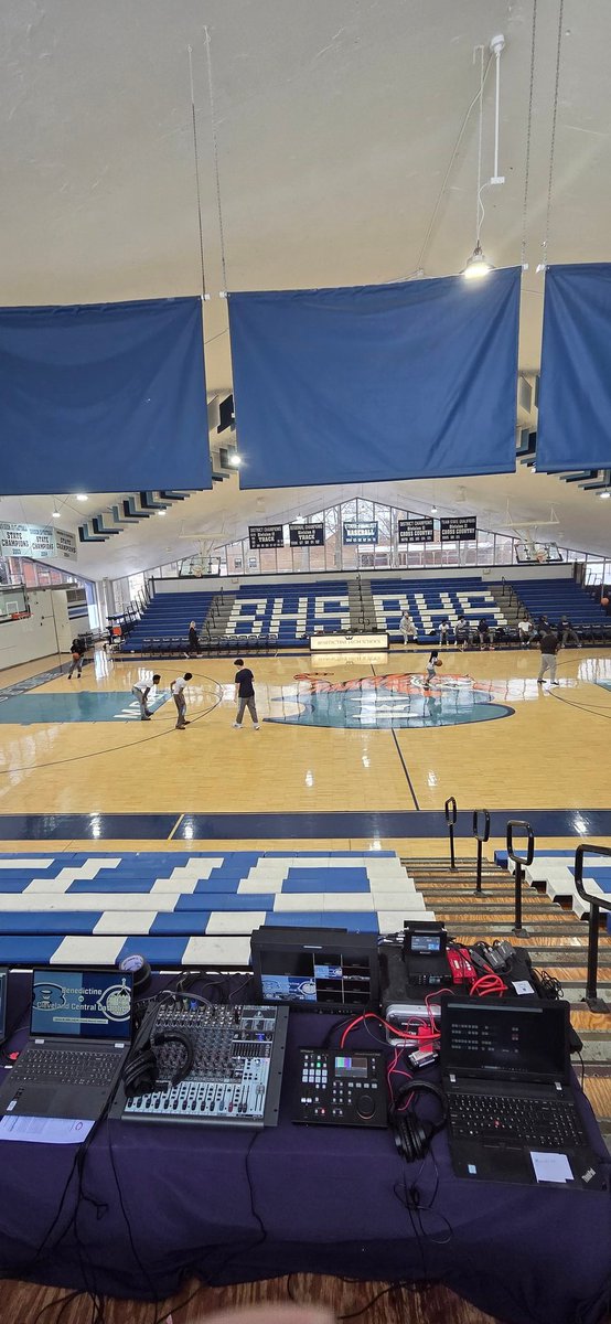 PLloyd_57's tweet photo. We are braving the storm for Benedictine vs CCC. I'll have the call on the Benedictine Sports Broadcasting Network. 

@BENE_ATHLETICS

https://t.co/2aECzfYvRC https://t.co/4a4OdRoz0j