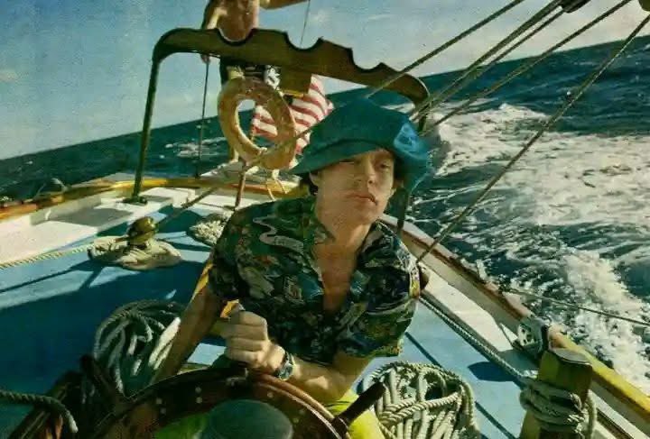 fred79977's tweet image. Jan. 22, 1973: Mick in The Land Of Aloha,
Hawaii. Taken by Annie Leibovitz for Rolling Stone magazine, issued on March 1, 1973
#RollingStones 
#boating