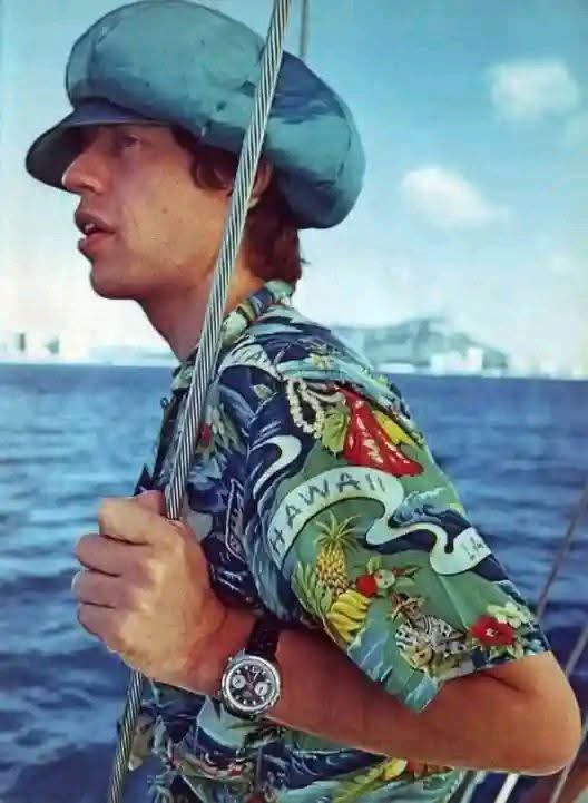 fred79977's tweet image. Jan. 22, 1973: Mick in The Land Of Aloha,
Hawaii. Taken by Annie Leibovitz for Rolling Stone magazine, issued on March 1, 1973
#RollingStones 
#boating