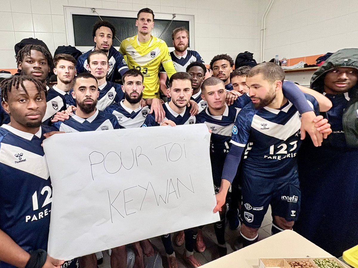 Pour toi Keywan. On pense fort à ta famille et à tes proches 🕊️🖤