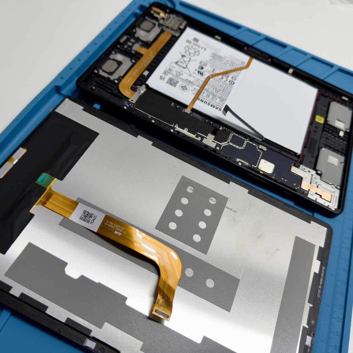 impossible_fix's tweet photo. Replacing the USB Type-C Port on the Samsung Galaxy Tab A9+.

#samsung #service #tablet #fix #repair https://t.co/4vFQE7SHSF