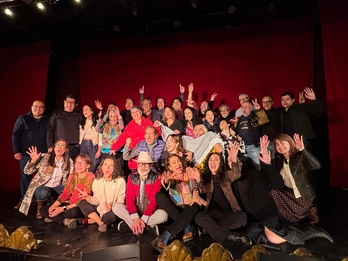 Gran noche la de anoche. 6 años  #AstilleroInforma <a href="/julioastillero/">Julio Astillero</a> <a href="/salvadorfrausto/">Salvador Frausto</a> <a href="/elalexalmazan/">Alejandro Almazán</a> <a href="/julioastillero/">Julio Astillero</a> <a href="/danielapastrana/">Daniela Pastrana 🇵🇸</a> <a href="/LauraSanchezLey/">Laura Sánchez Ley</a> <a href="/temoris/">Témoris Grecko</a> <a href="/_alixfernanda/">Álix Fernanda Bazán</a> <a href="/celestossolini/">Celeste Tossolini</a> <a href="/arnoldocuellaro/">Arnoldo Cuéllar</a> <a href="/ingrucha/">Ingrucha 🎋</a> <a href="/fede_bonasso/">Federico Bonasso</a> <a href="/tesiture/">Teresa Rodríguez de la Vega 🇵🇸 🍉</a> <a href="/_Diana_Fuentes/">Diana Fuentes</a> <a href="/GCorreaCabrera/">Guadalupe Correa-Cabrera</a> <a href="/SolHG1/">Sol Ángel</a>