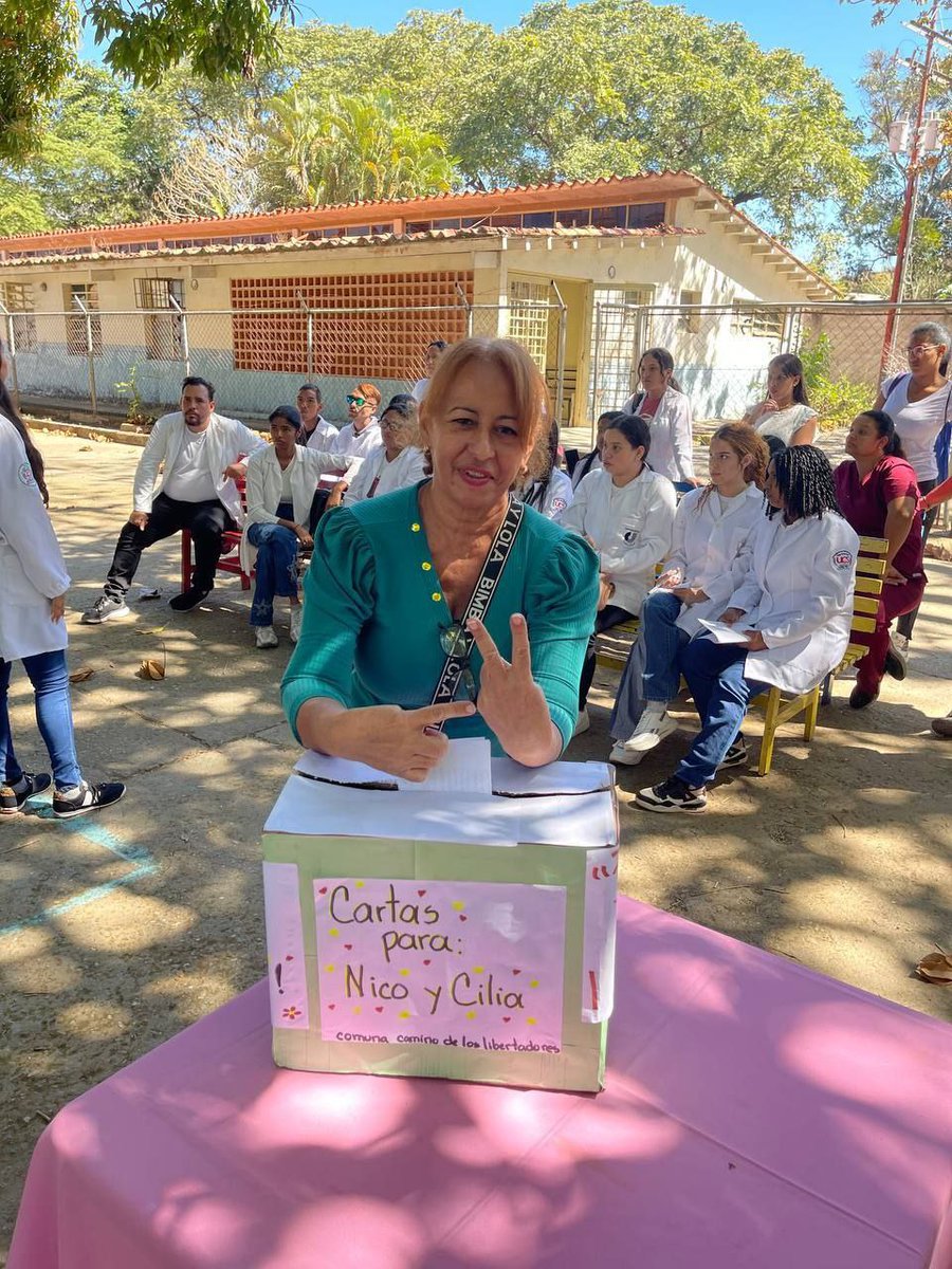 Soywen_ve's tweet photo. Jornada de recolección de cartas para el Presidente Nicolás Maduro y la Primera Dama Cilia Flores. 🇻🇪

📍 Aragua, Venezuela.
#BringThemBack #BBB26 #BBMzansiS6 #bbvipks4 #amici25 https://t.co/e5u802ZyZC