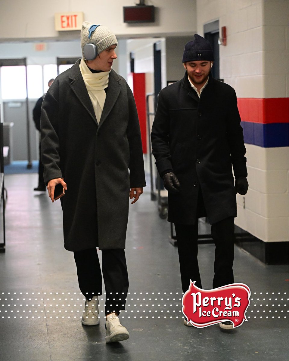 AmerksHockey's tweet photo. Only a little shivering in our #SweetSuits today! @PerrysIceCream https://t.co/IJ6e4znnIw