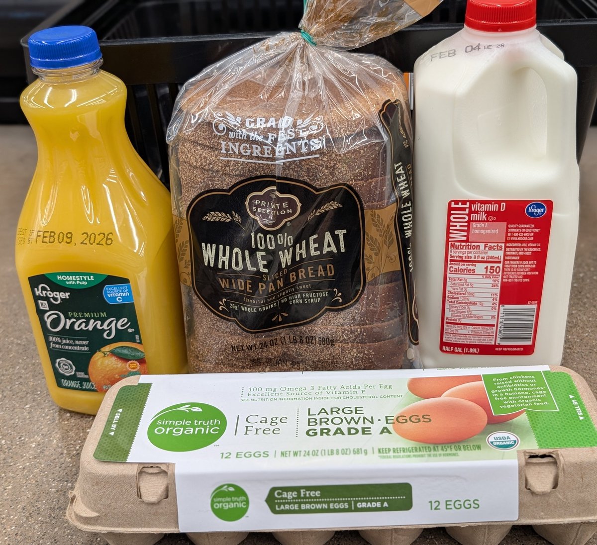 Rob64Games's tweet photo. Here in Kentucky, the winter storm cycle has just begun: 
Snowmageddon.❄️ 
Blizzardocalypse.🌨️
The Icening.🧊 
Frozen Watergate.🥶
Feast on bread &amp; milk.🍞🥛
Stay warm, keep gaming, be safe y'all.🕹️🙏🏾 https://t.co/PwyYjV2nJ7