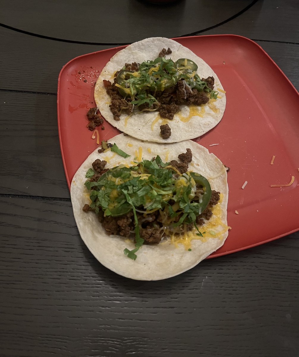 michaelsmith_s's tweet photo. Rainy day slop tacos. Can’t wait for some warmer weather https://t.co/wLQujR7KR3