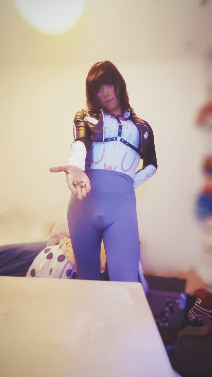 MiaAshleyCD's tweet photo. Can you hold this for a sec?
#miaashleycd #crossdressing #sissy https://t.co/Fv9JVd2fkH