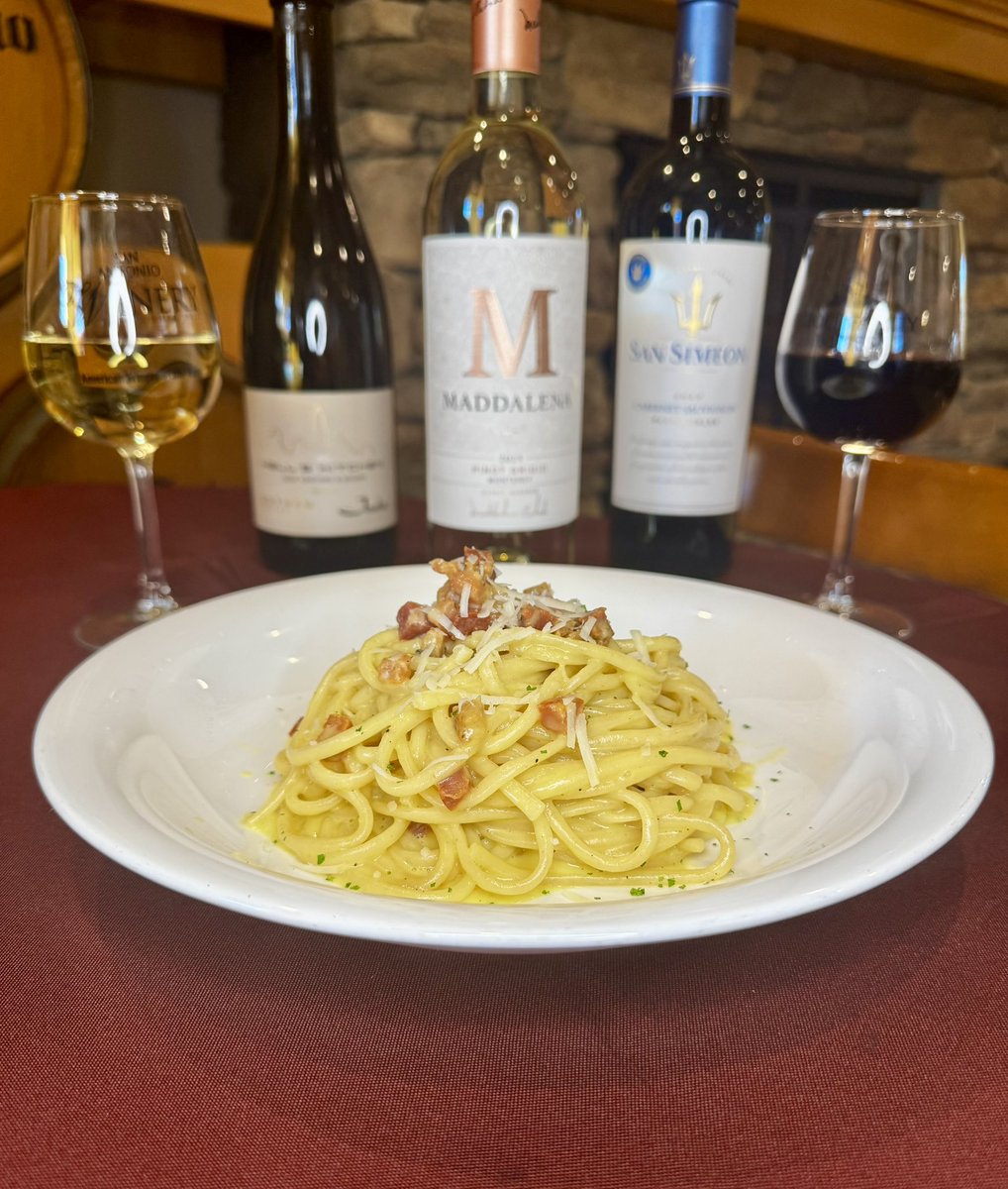 CulinaryCrypto's tweet photo. Keep it simple stupid… fresh pasta, farm  eggs, local pancetta, fresh cracked pepper, Ramano cheese, good wine. This is Carbonara 👨‍🍳 https://t.co/AJBsW8riay