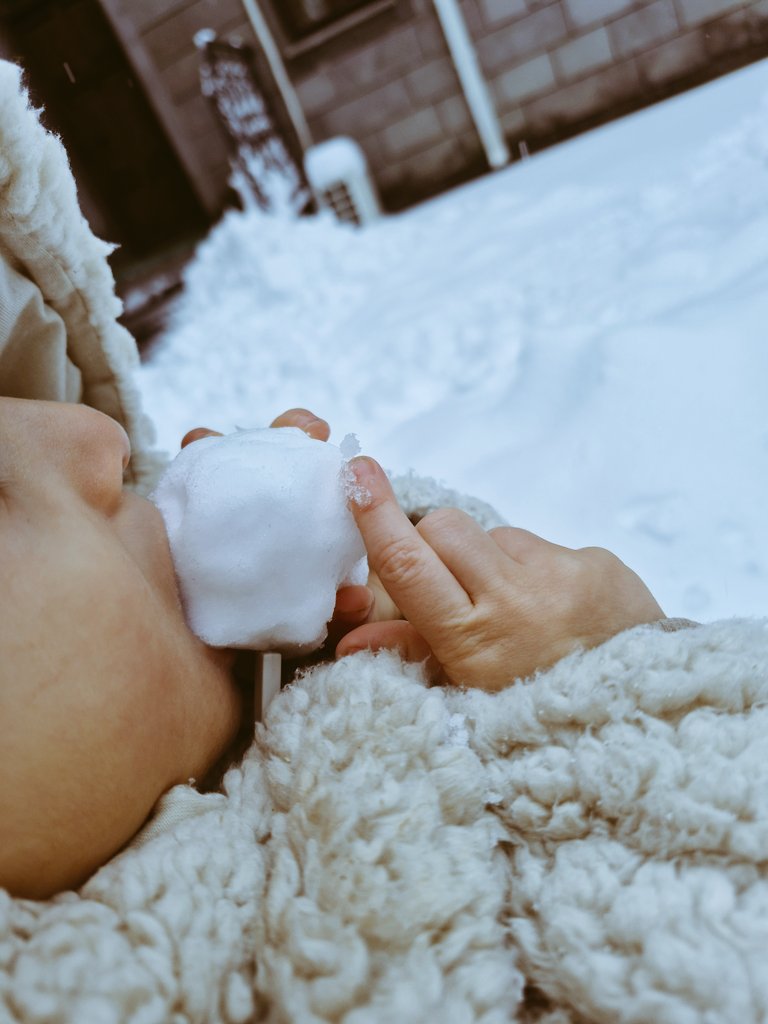 sinifcipapatya's tweet photo. Bir küçük kar meselesi 🤍 https://t.co/63vnBydI8B