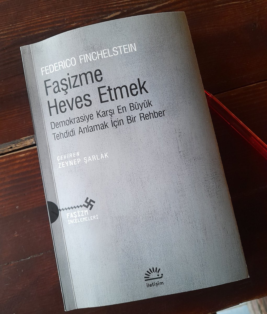 Faşistler zulmü kınarken zulüm yaparlar. İç savaş konusunda uyarıda bulunurken iç savaşı başlatırlar. Yalanları düşmanlarına atfederken yalanın ustası olurlar.

Federico Finchelstein