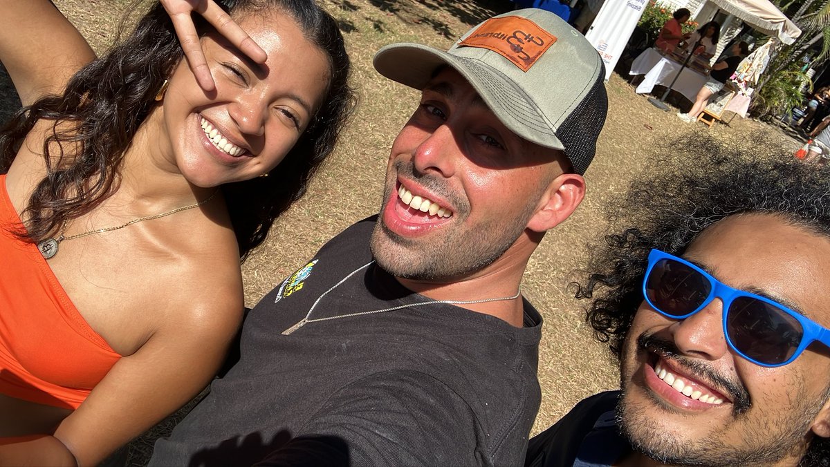 Perfect vibes down the rabbit hole 🐇 with <a href="/sashatoshi21/">Sasha 🧡</a> <a href="/tbhs_sv/">The Bitcoin Hardware Store</a> <a href="/Bitbrandshop/">Bitbrand</a> only in El Salvador 🇸🇻 at the <a href="/btcfarmersmrkt/">Bitcoin Farmers Market</a> at <a href="/ClubCocal/">Club Cocal 🇸🇻</a>