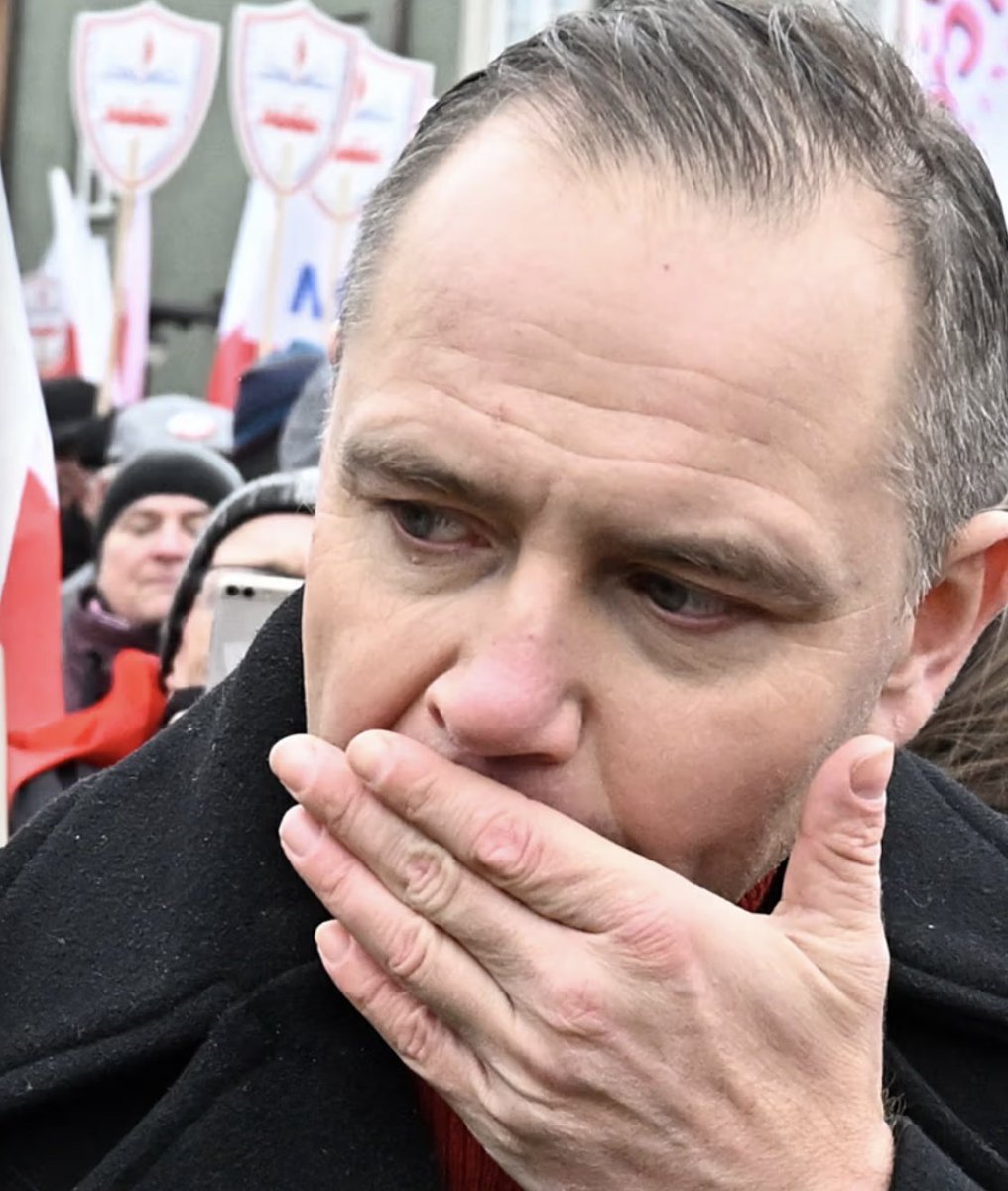 Trump o żołnierzach: trzymali się z tyłu, nigdy tak naprawdę ich nie potrzebowaliśmy

Nawrocki:  ..............................

#NawrockiTchórz 🙄