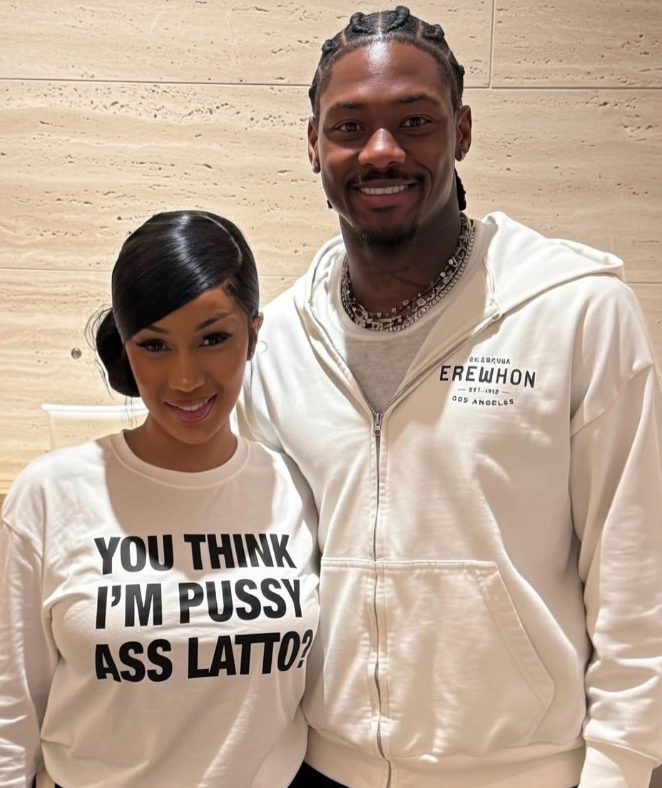 marnixample's tweet image. LATTO SHOULD SUE OMFG???