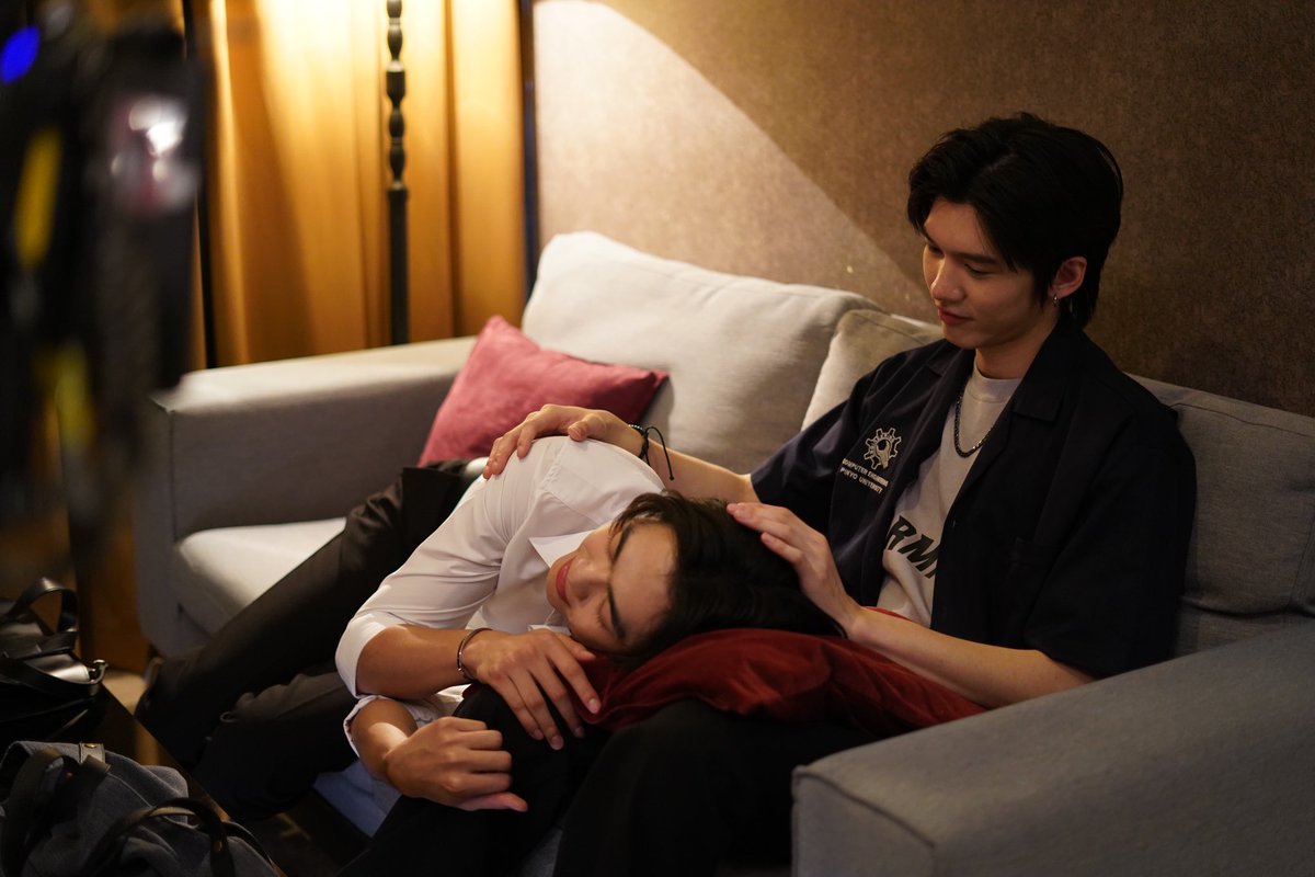 darklusters's tweet image. chat, is it normal to miss tanfang at 4am