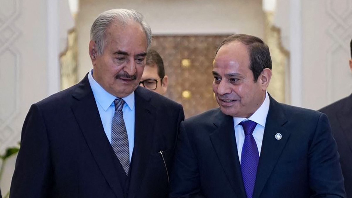 MiddleEastEye's tweet photo. Saddam Haftar, Khalifa’s son and deputy commander of his self-styled Libyan Arab Armed Forces (LAAF), was “summoned” to Cairo earlier this month for a dressing-down, during which he was told to immediately end support for RSF, according to Egyptian sources

https://t.co/DLJSKoJqWY