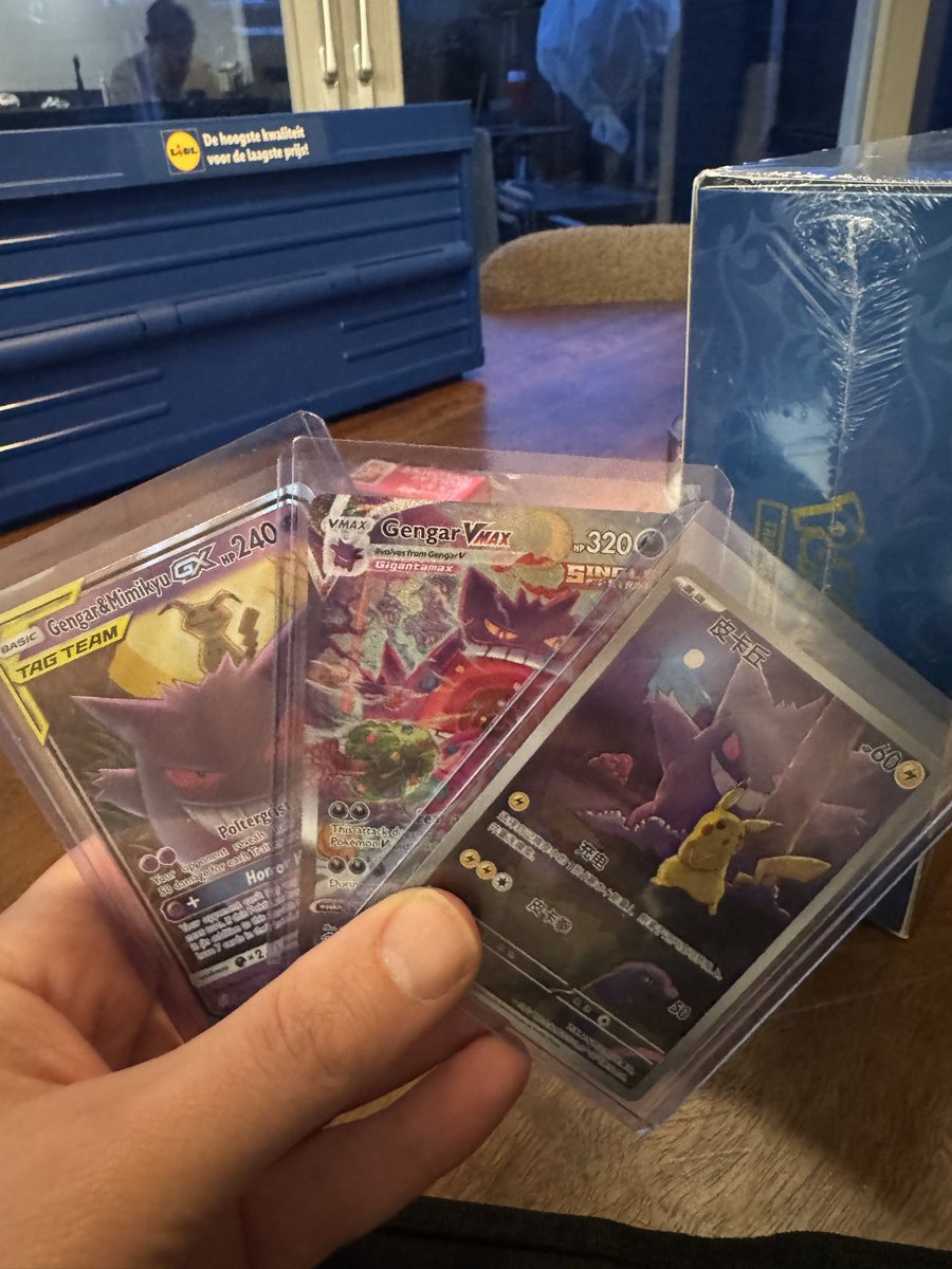 So happy with my new Gengar chasecards 😍 #pokemon #tcg #gengar
