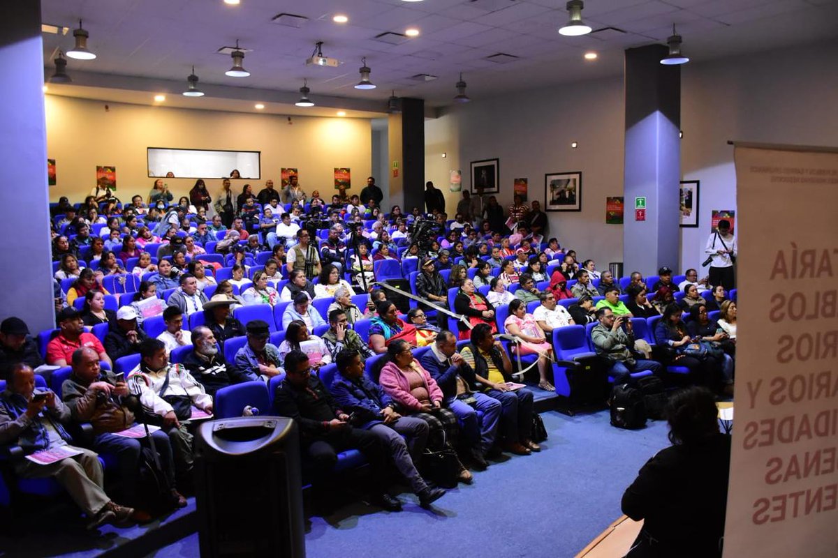SEPICDMX's tweet photo. La participación de las #AutoridadesTradicionales, representantes comunitarios, #MesasDirectivas y organizaciones de pueblos y #ComunidadesIndígenas es fundamental para el presente y el futuro de la Ciudad de México. https://t.co/ooon4ZMMM3