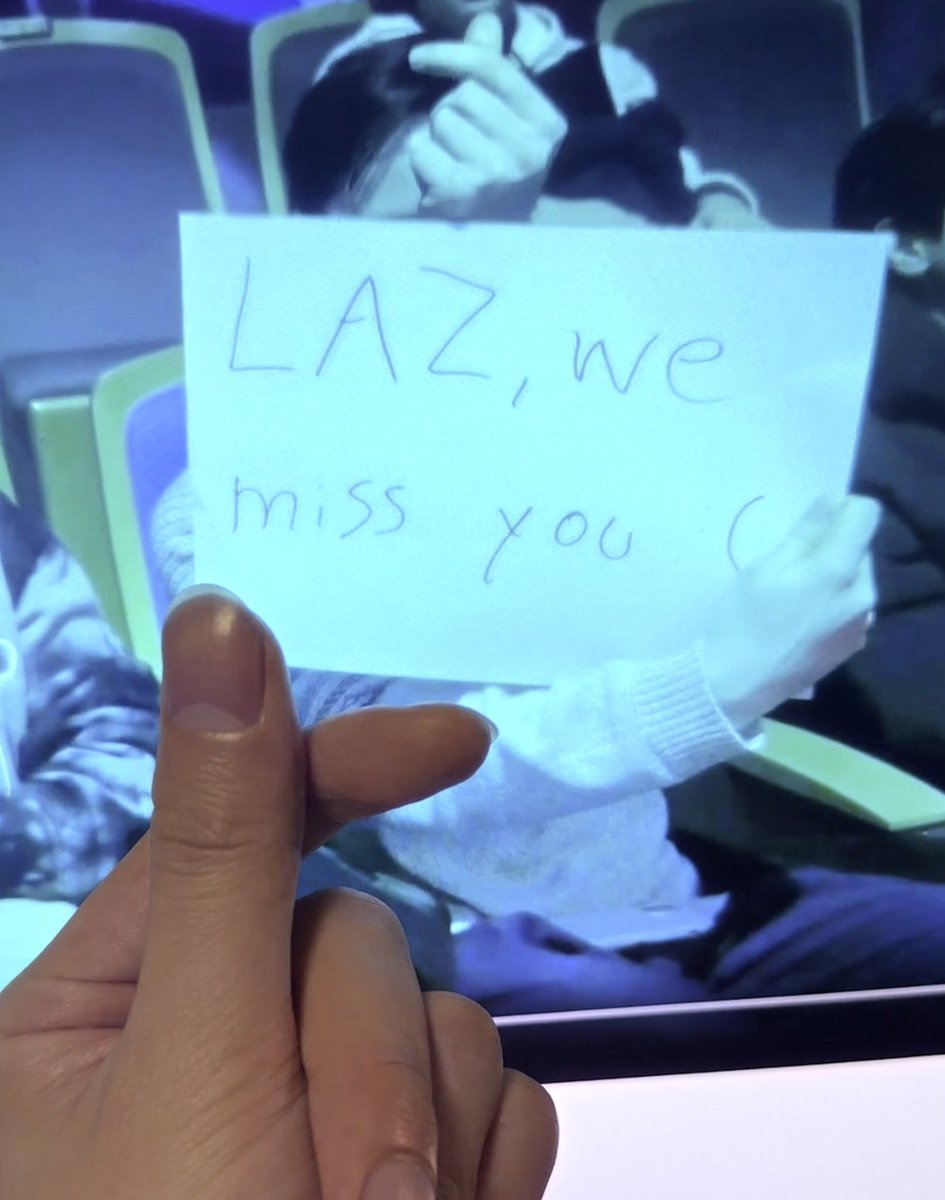 lazvell's tweet image. &amp;lt;3