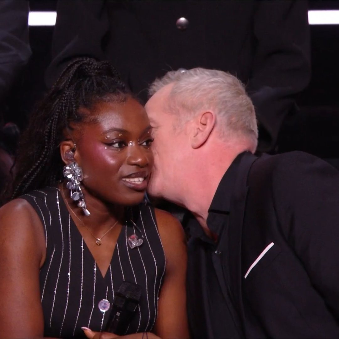 Flyee 🌙 tweet media