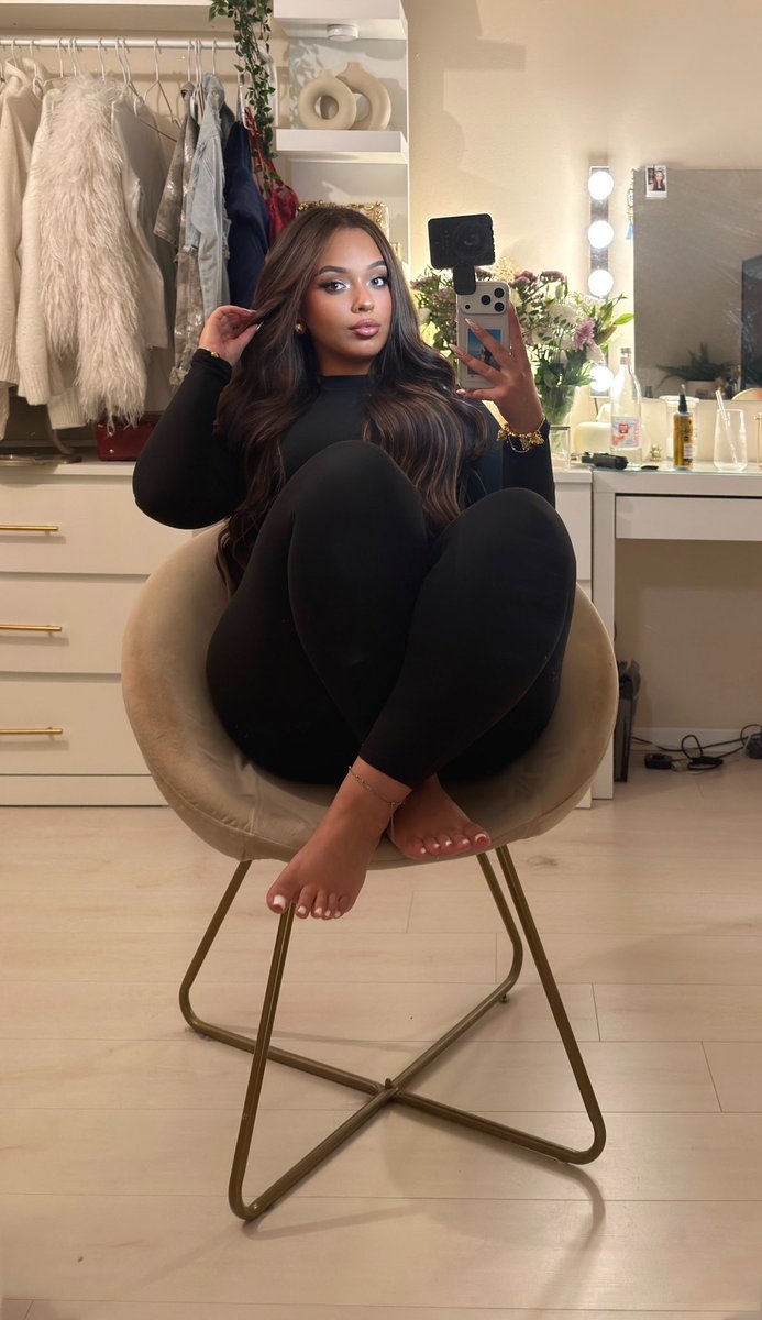 where my foot lovers at?