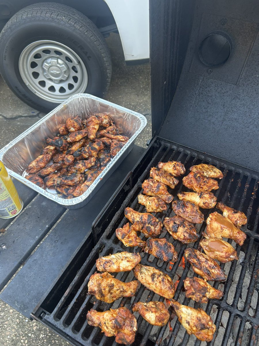 William UNT tweet media