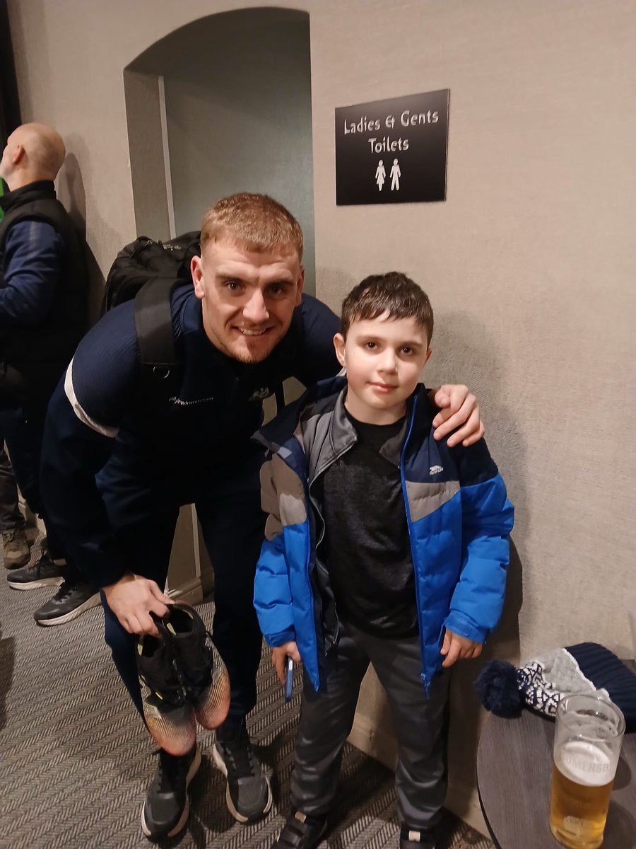 Marine 2-2 South Shields

So unlucky not win that game, 2nd half we was brilliant, as frustrating as it was not winning it shows how far the club has come they are going at it with full time teams and showing no fear.

Big thanks to <a href="/JoshWardle9/">Josh Wardle</a> for pic with our Jacob 🤍🖤