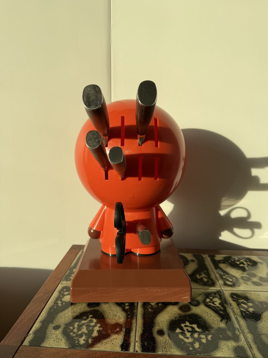 mike_del16's tweet image. Just got the knife holder of the century.