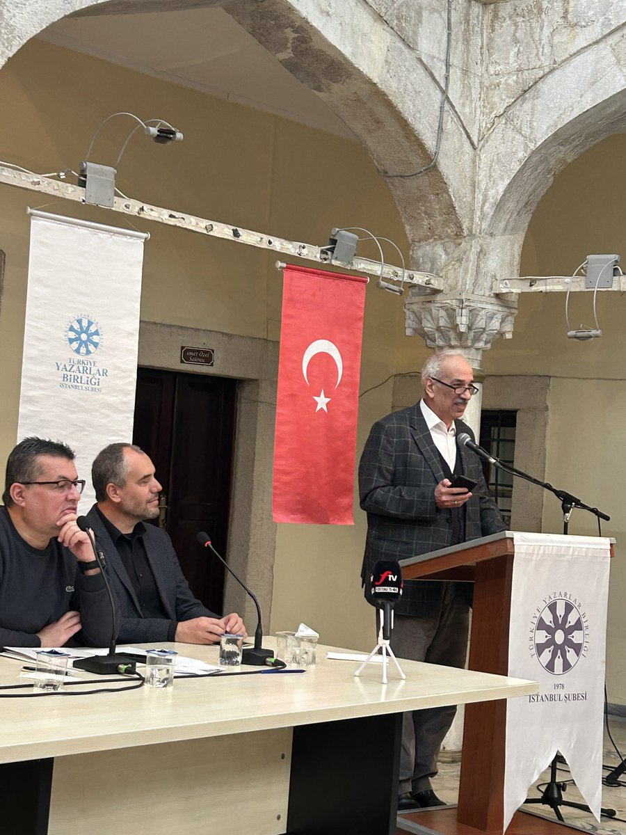 Türkiye Yazarlar Birliği TYB İstanbul Şubesi 17. Olağan Genel Kurulunda <a href="/tybistanbul/">TYB İstanbul</a> Şube Başkanlığına yeniden seçilen Mahmut Bıyıklı ve yönetim kuruluna hayırlı olsun.

Büyük Türkiye’nin kalkınma hareketinin kültürle taçlanıp yükseldiği bir dönemde şair, yazar ve sanatçılara