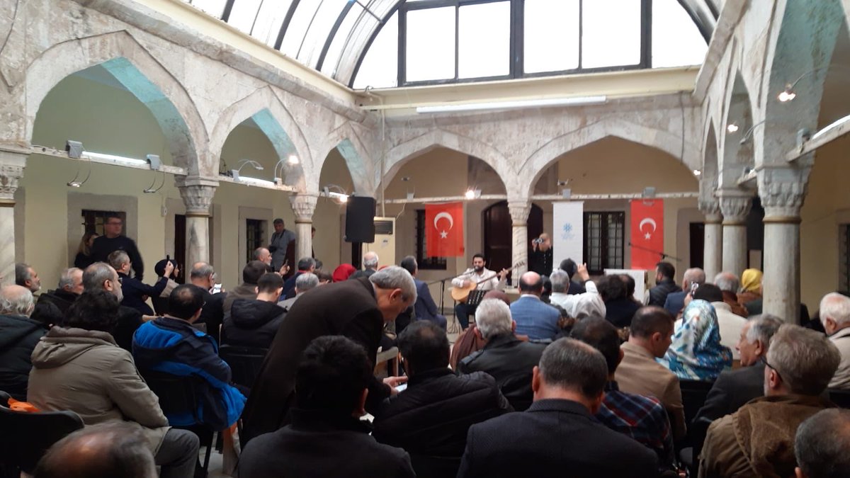 unsalunlu_'s tweet photo. Türkiye Yazarlar Birliği TYB İstanbul Şubesi 17. Olağan Genel Kurulunda @tybistanbul Şube Başkanlığına yeniden seçilen Mahmut Bıyıklı ve yönetim kuruluna hayırlı olsun.

Büyük Türkiye’nin kalkınma hareketinin kültürle taçlanıp yükseldiği bir dönemde şair, yazar ve sanatçılara önemli sorumluluklar da getiriyor. Böyle bir dönemde Türkiye için kültür, sanat ve edebiyatta emek verenlere selam olsun.

@TYB1978 kurucu başkanı D. Mehmet Doğan’a rahmet dileklerimle, onun mücadelesini devam ettiren @mahmut_biyikli ve yönetim kurulu ekibine muvaffakiyetler diliyorum.