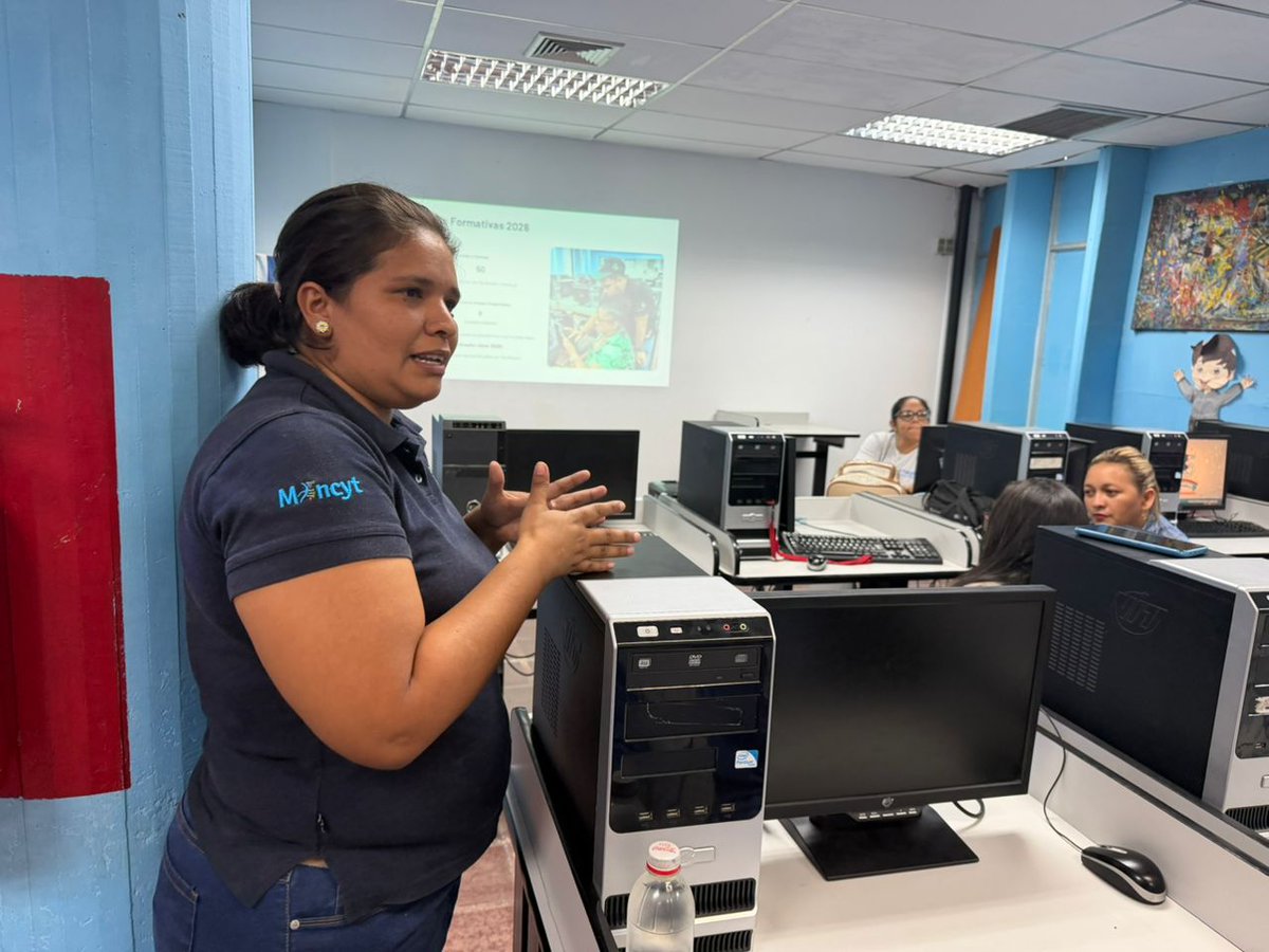 Infocentrolara1's tweet photo. #EnFotos Desde Infocentros Lara se realiza el primer encuentro Mensual de Facilitador@s, para nuevas Orientaciones y metas. A realizar este 2026.

#SeguimosAvanzando
#VenezuelaNoSeRinde
#NosotrosVenceremos https://t.co/w5AEEyb4xj