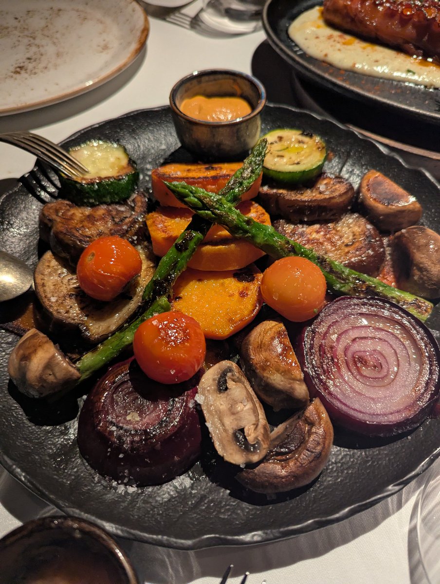 EdinburghNJS's tweet image. Following @PhilKitro recommendation #RazaMadrid is a must visit every time.  Steaks are superb.