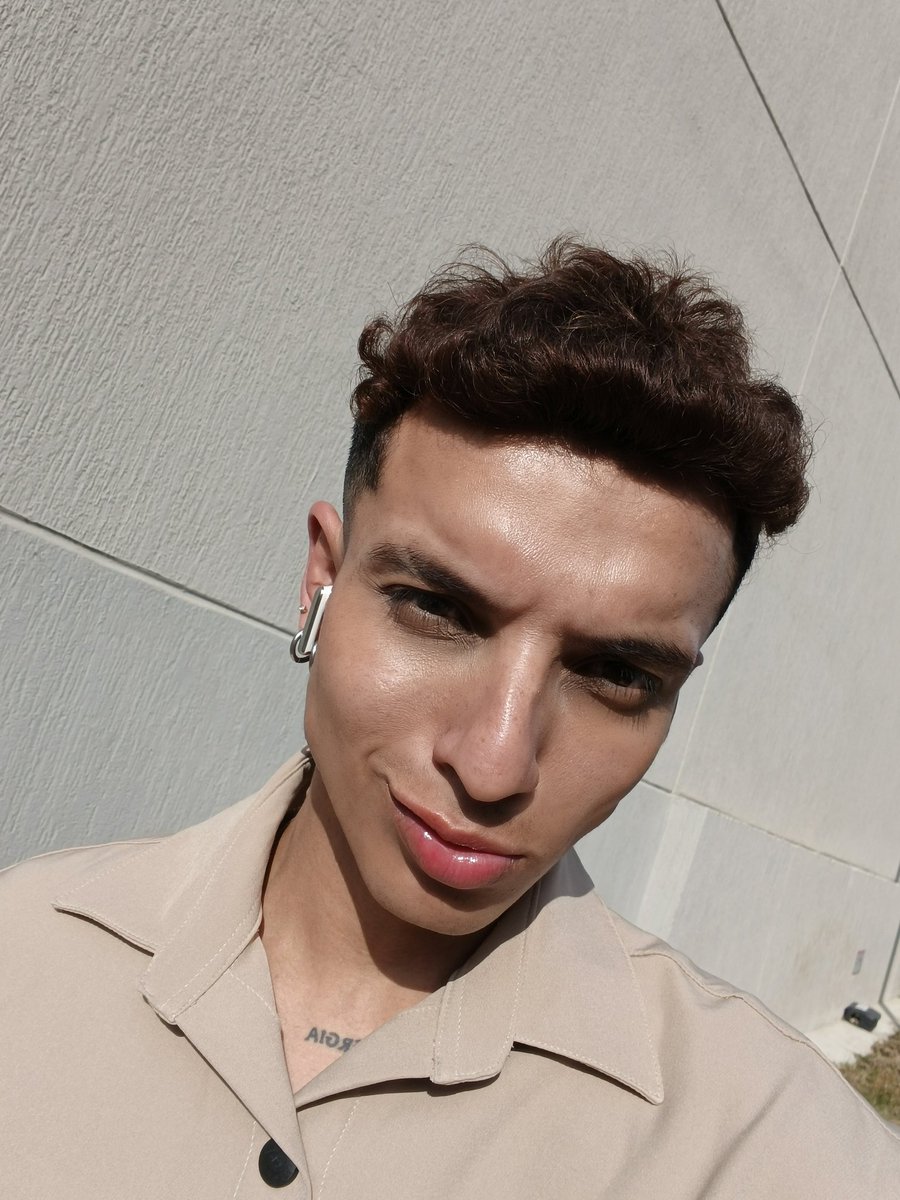 arestiven2000's tweet image. Papi y esa carita de ☀🔥bronceado🥵
