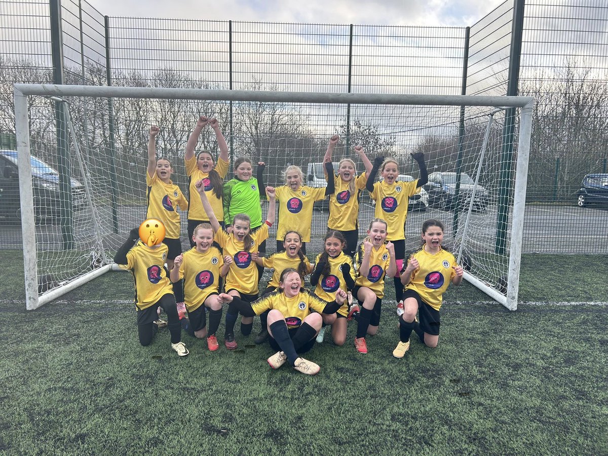 thereallytall1's tweet photo. #TentacleTeams #OctopusEnergy

Bramley Sunnyside JFC U11’s rocking their new Octopus Energy kit ! The girls were celebrating a huge win in the cup today !! After an amazing comeback to secure a 2-2 draw the girls went on to win the game in sudden death penalties ! Thanks Octopus! https://t.co/GBYAFmxkdR